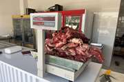 ضبط و معدوم سازی بیش از 88 کیلوگرم گوشت قرمز، مرغ و آلایشات غیرمجاز و غیربهداشتی توسط اداره دامپزشکی شهرستان بندرخمیر